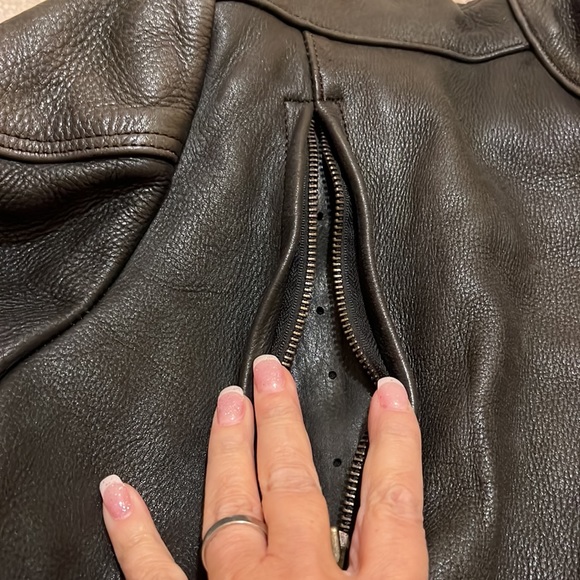 Leather riding jacket - Picture 3 of 11